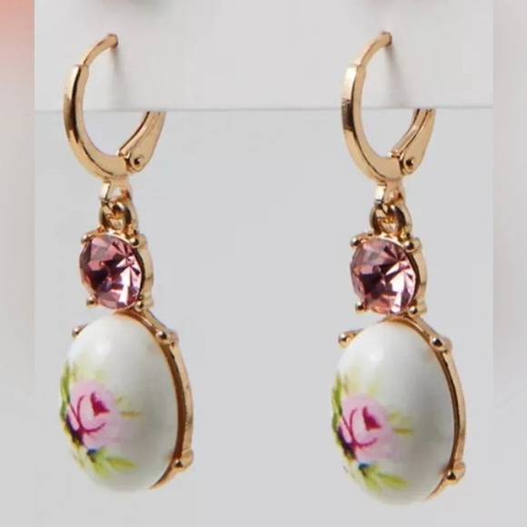 UO Rose Post & Hoop Earring Set, Blush, NWT - Picture 2 of 7